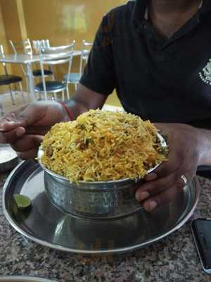 Maa Roties & Curries