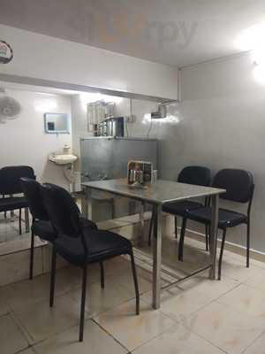 Maa Roties & Curries