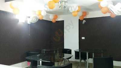 Aarna's Burger & Cafe