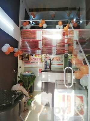 Aarna's Burger & Cafe