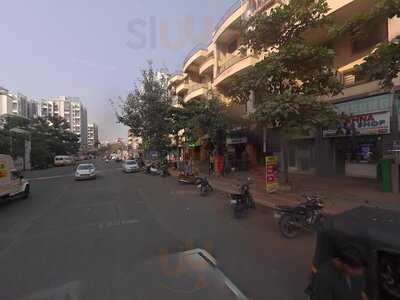 Aarna's Burger & Cafe