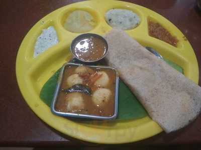 Hotel Saravanaa Restaurant