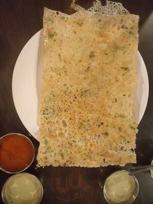 Woody's Hotel & Restaurant