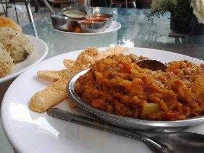 Woody's Hotel & Restaurant