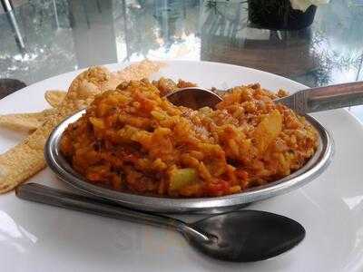 Woody's Hotel & Restaurant