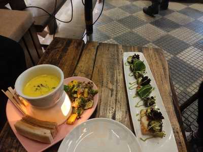 Scarlet Shakeshack & Patisserie