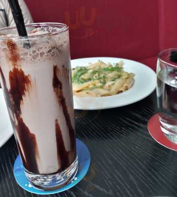 Scarlet Shakeshack & Patisserie