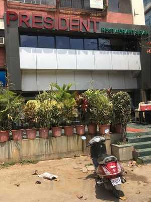 President Hotel And Bar