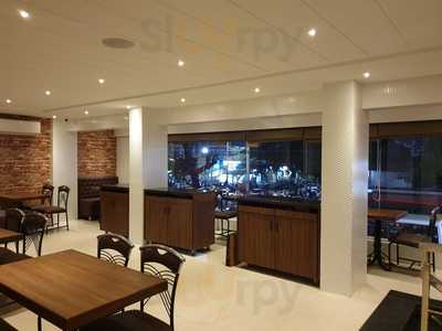 President Hotel And Bar