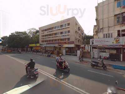 Paragon Snacks Centre