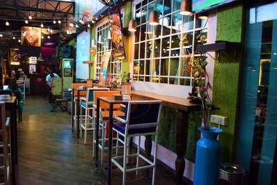 Farmaaish Lounge & Bar