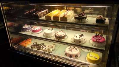 Mama Mia Gelato & Patisserie