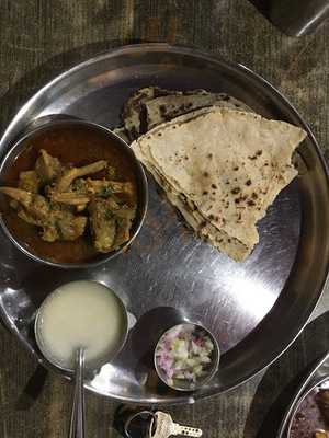 Jalsa And Gayatri Hotel Restaurant