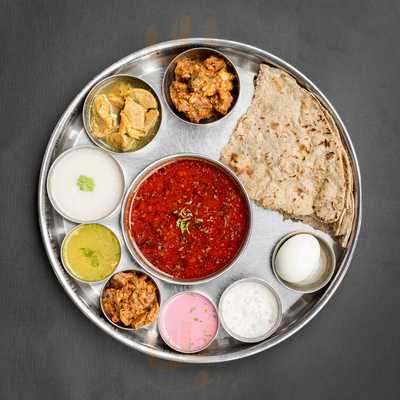 Jalsa And Gayatri Hotel Restaurant