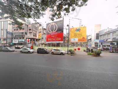 Floyds23 Cafe Restaurant And Bar