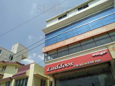 Laddoos