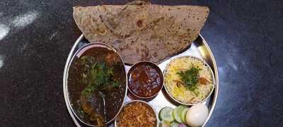 Hotel Poona Family Garden Restaurant