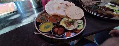 Hotel Poona Family Garden Restaurant