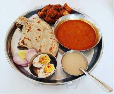 Hotel Shivneri Restaurant