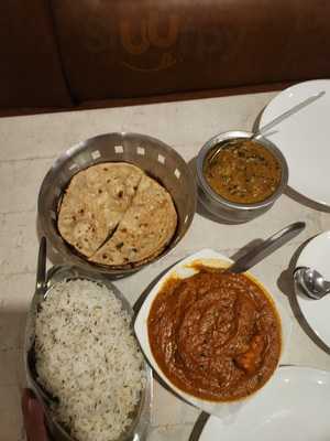 Tandoor Hut Restaurant