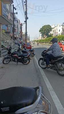 Reddy Restaurant & Bar