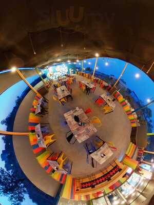 90 Degree Resto & Lounge