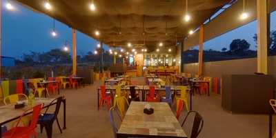 90 Degree Resto & Lounge