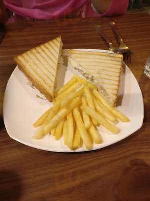 Pizzaronee By Gourmet Chef's