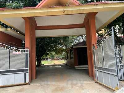 Ivy Rossa Restaurant