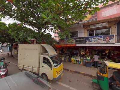 Vs Garden Bar And Restaurant