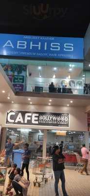 Cafe Bollywood
