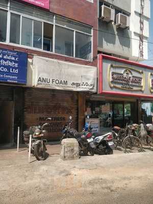 Sri Parvathi Saravana Lunch Home