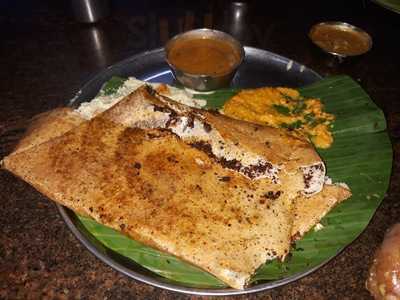 Hotel Aksayapavan Restaurant