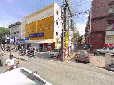 Hotel Aksayapavan Restaurant