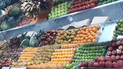 Ice Cap Fruits Juices & Snacks