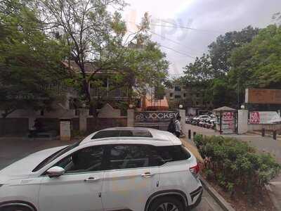 Aakash Restaurant & Bar