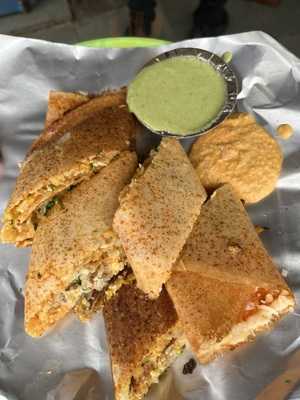 Aadesh Dakshin Daavangiri Loni Spongue Dosa