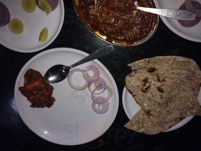 Aarav'z Garden Resto