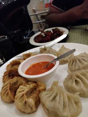 Chung Shan Chinese & Momos Restaurant