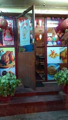 Chung Shan Chinese & Momos Restaurant