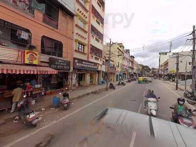 Chung Shan Chinese & Momos Restaurant