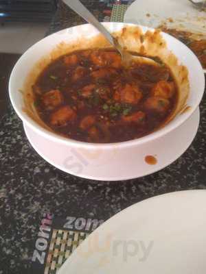 Chung Shan Chinese & Momos Restaurant