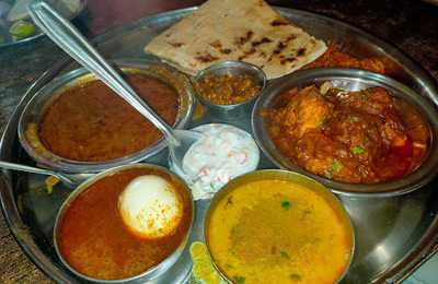 Hotel Dwarka Restaurant