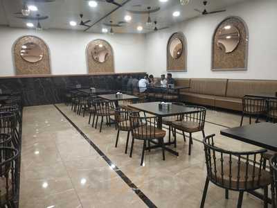 Hotel Dwarka Restaurant