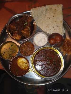 Hotel Dwarka Restaurant