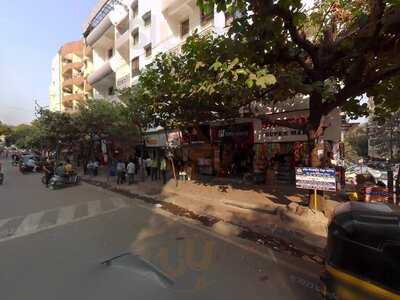 Cafe Prakataj Roll Corner