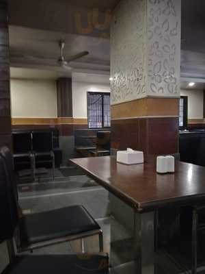 Dhareshwar Bar And Restaurant