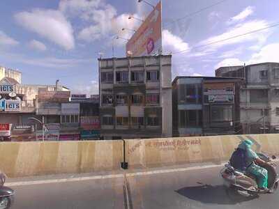 Dhareshwar Bar And Restaurant