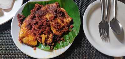 Status Bar & Restaurant