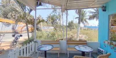 Peek A Brew Art Cafe